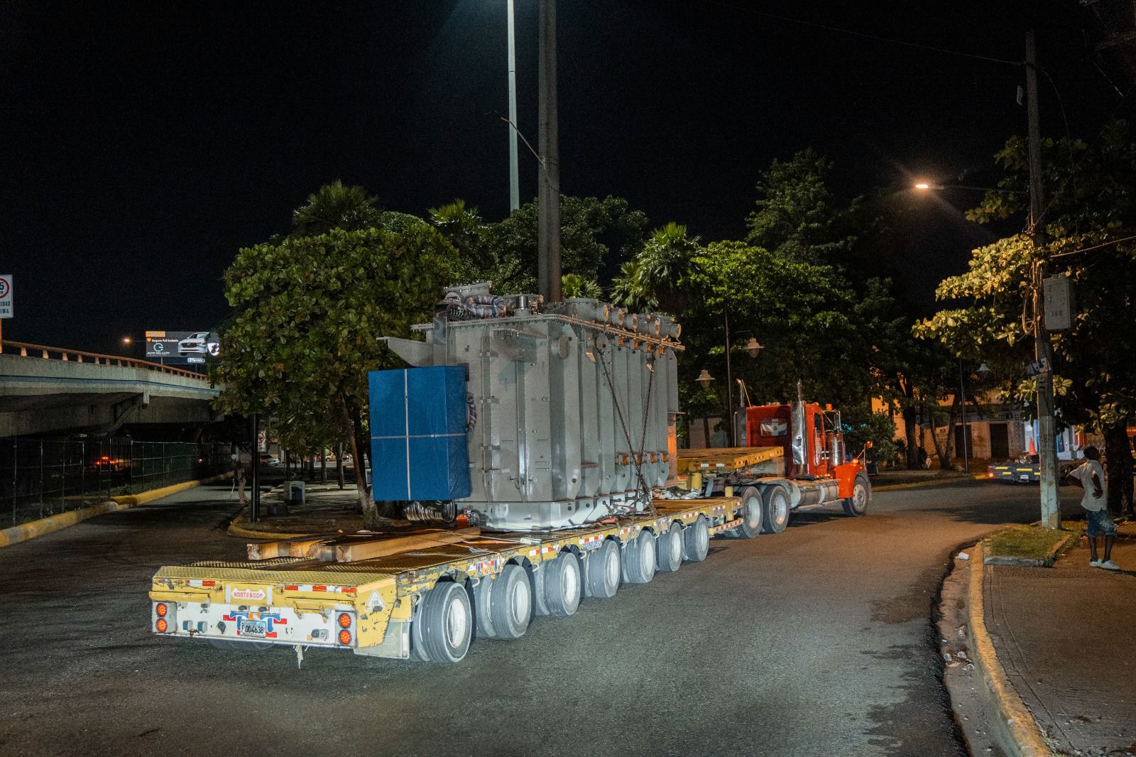 Edesur inicia traslado de diez nuevos transformadores para construcción y repotenciación de subestaciones eléctricas