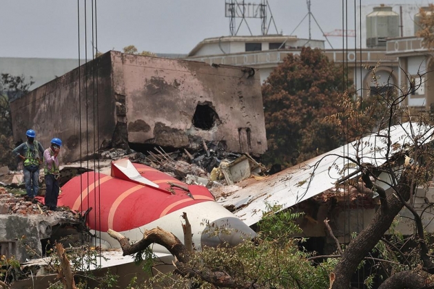 El accidente de un avión Boeing en el oeste de la India podría haber sido causado por un sabotaje