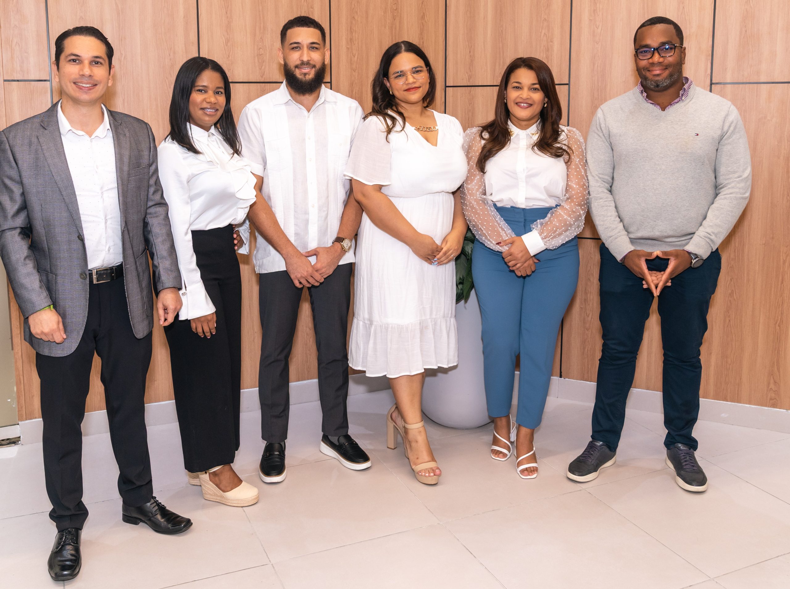 Air Century inaugura oficina comercial en Acrópolis Business Mall