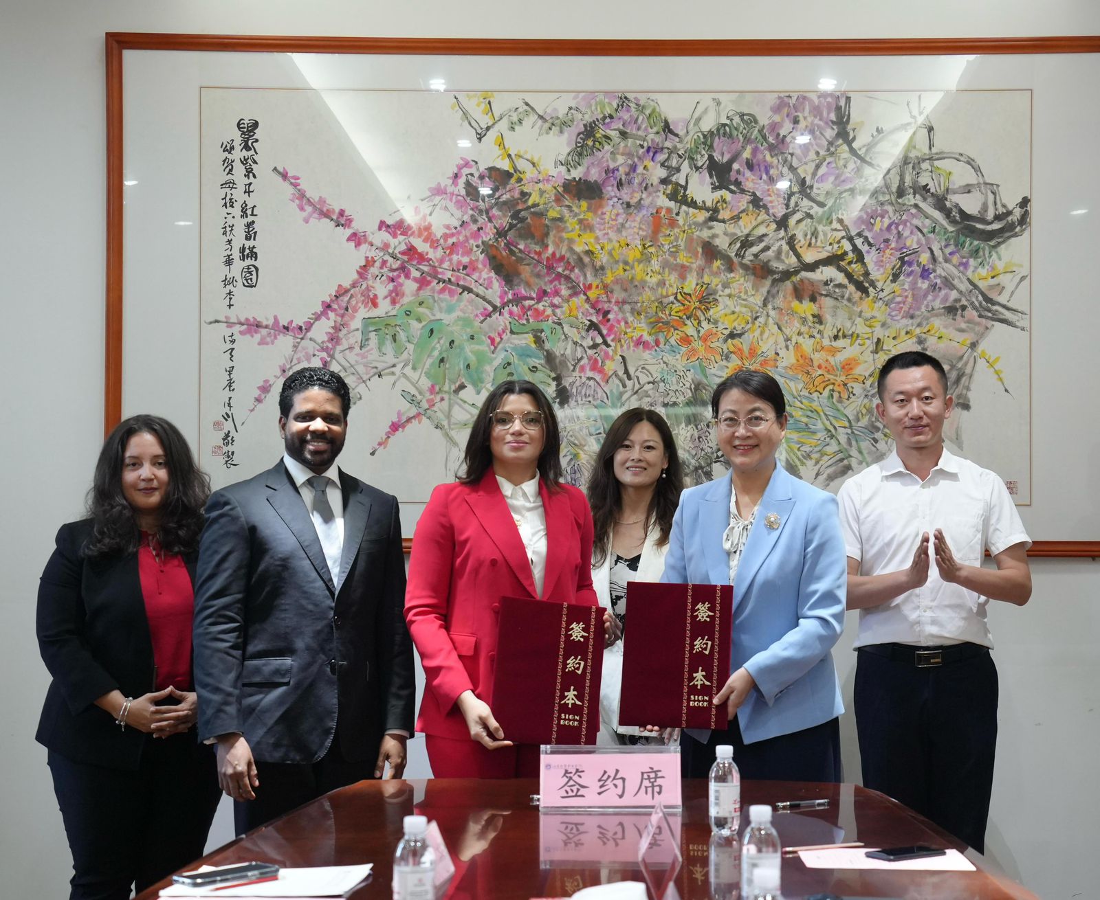 Fundación por el Desarrollo y la Innovación Dominico China y el Colegio Vocacional de Comercio Exterior de Shandong firman acuerdo marco de cooperación