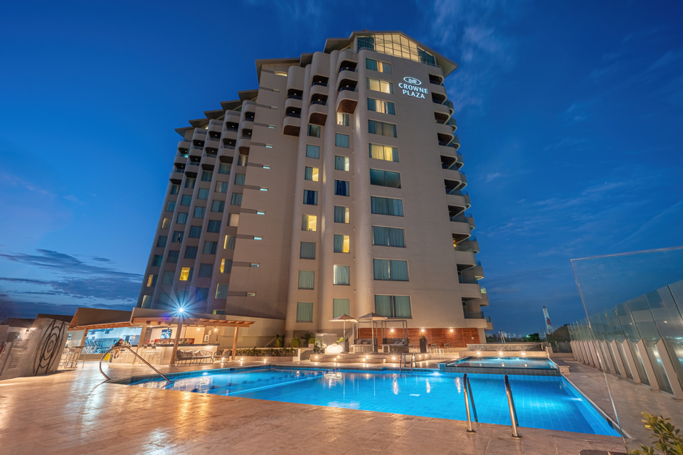Crowne Plaza Santo Domingo da la bienvenida al verano con su especial evento “Golden Summer”