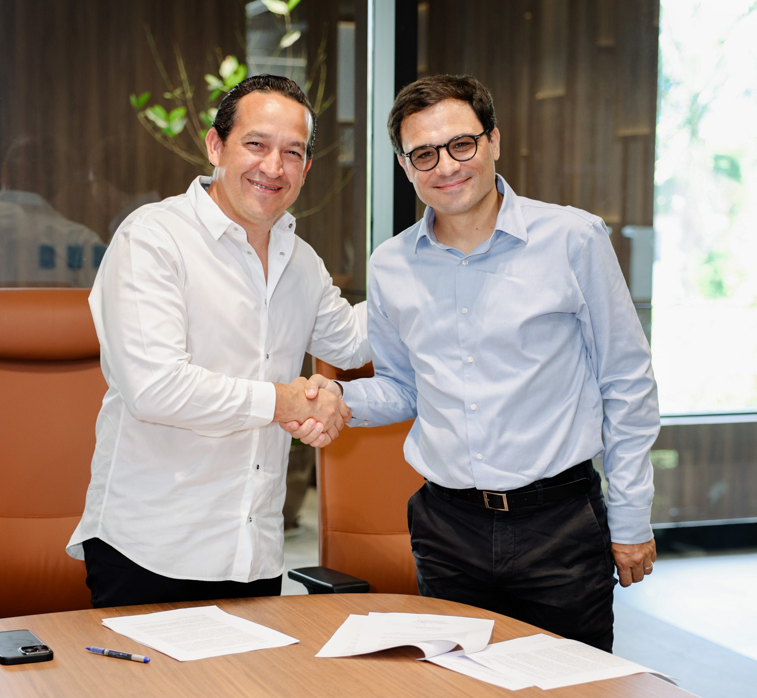 Dominicana Motors y Cleaner Studio firmaron alianza estratégica