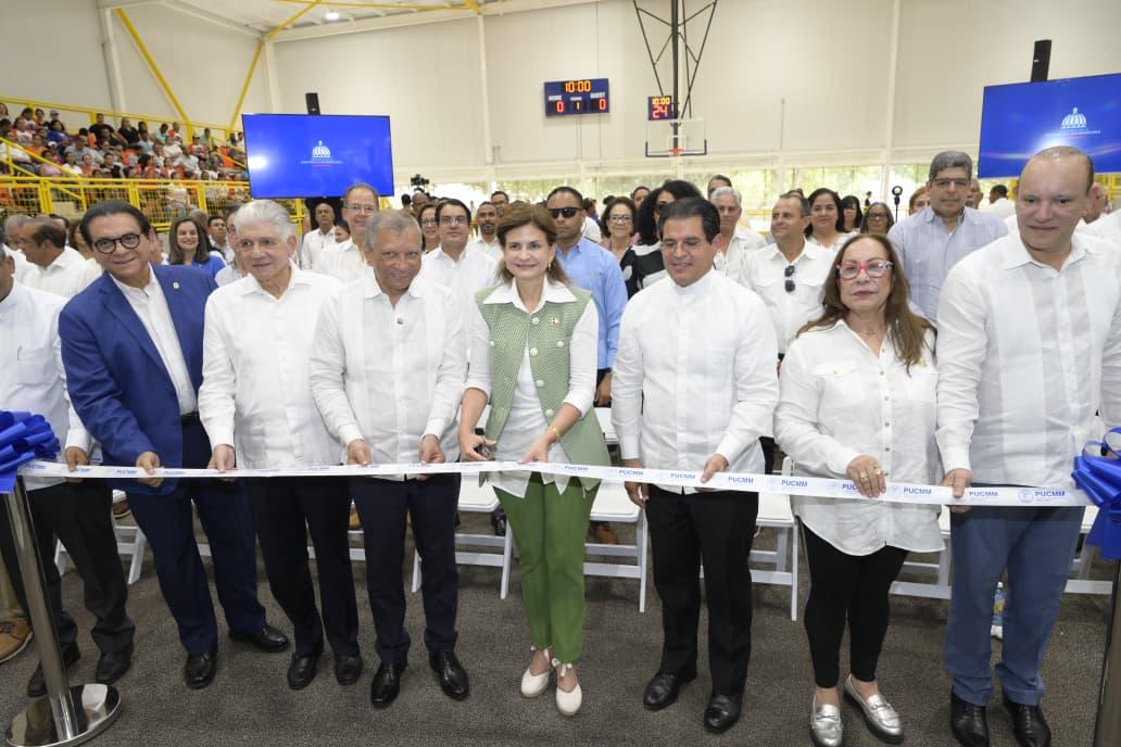 Vicepresidenta inaugura polideportivo en PUCMM de Santiago auspiciado por Banreservas