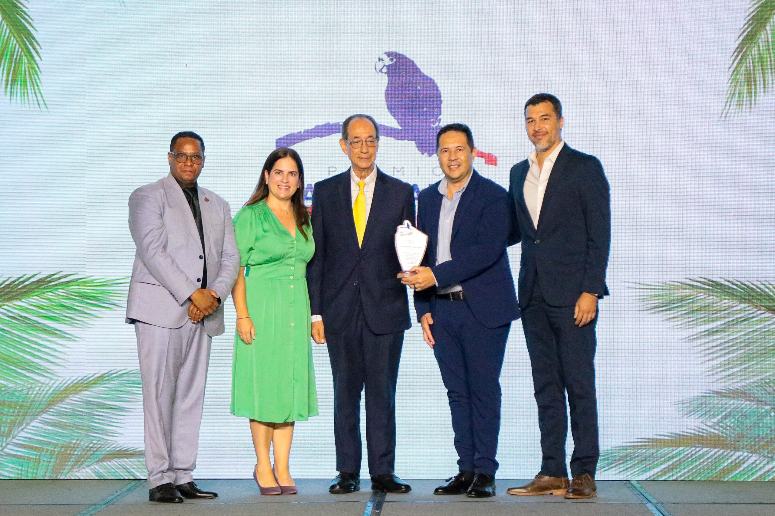 Paradisus Palma Real es galardonado con el Gran Premio al «Hotel del Año» en la cuarta edición del Premio Nacional de Turismo 2025