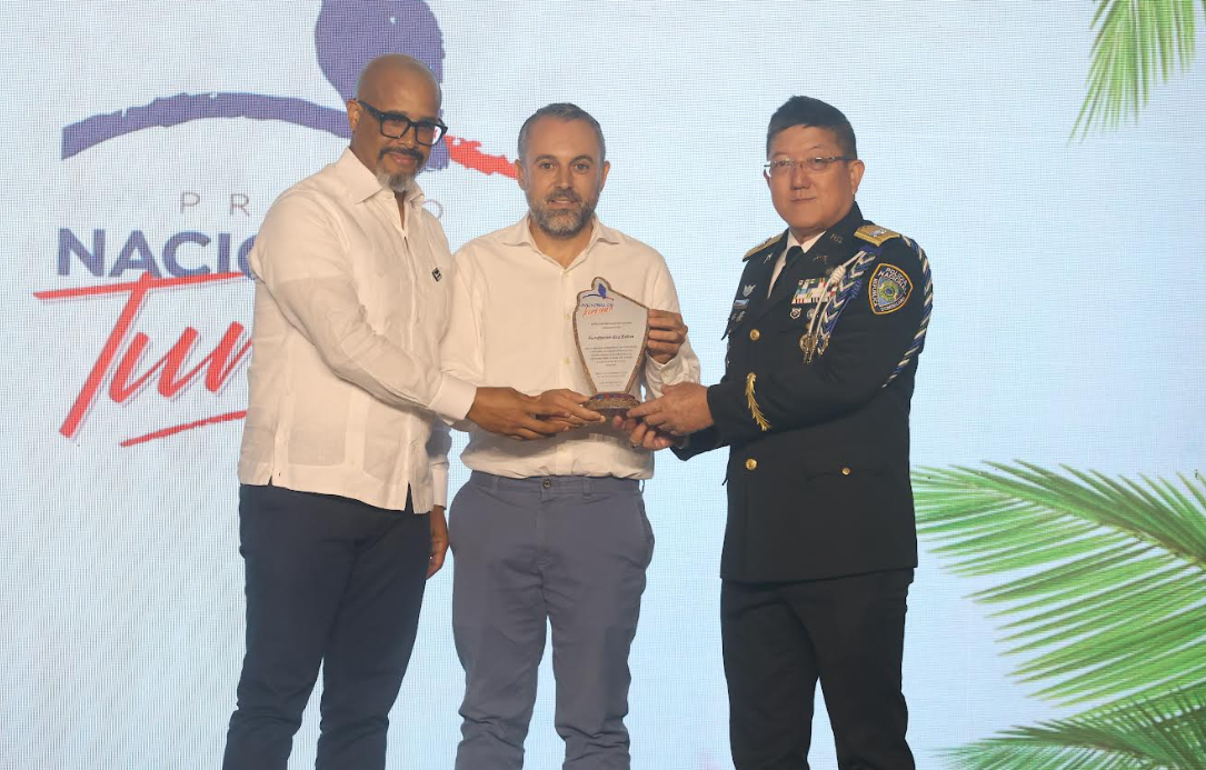 Fundación Eco-Bahia de Grupo Piñero recibe reconocimiento en el Premio Nacional de Turismo por su liderazgo en sostenibilidad ambiental
