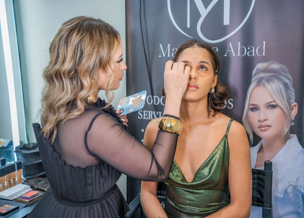 Transformación y estilo: Massiere Abad inspira a mujeres a realzar su belleza auténtica