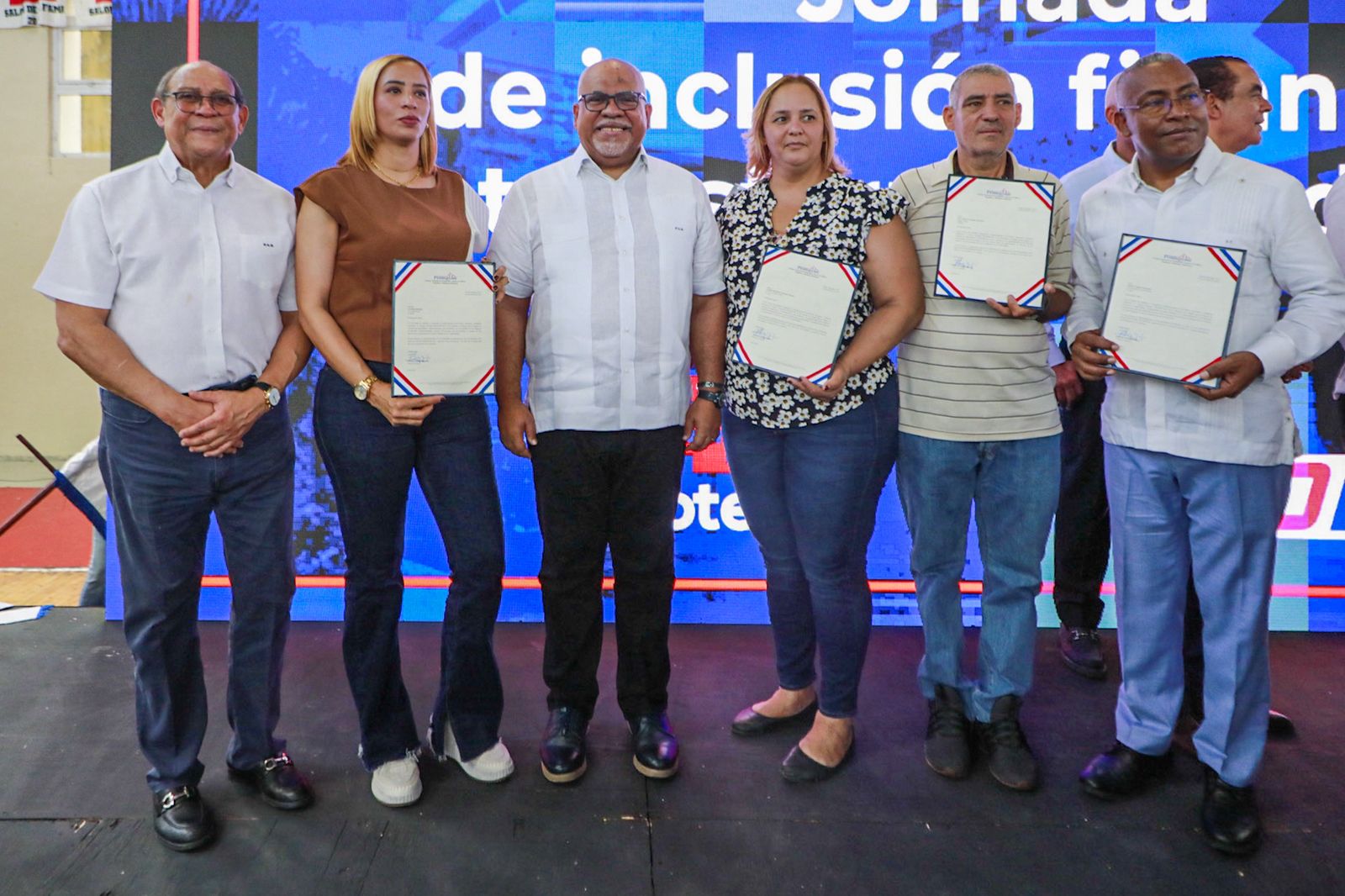 Promipyme e Indotel impulsan jornada de inclusión financiera y transformación digital en Los Mina; Raquel Peña saluda 82% créditos dirigidos a mujeres