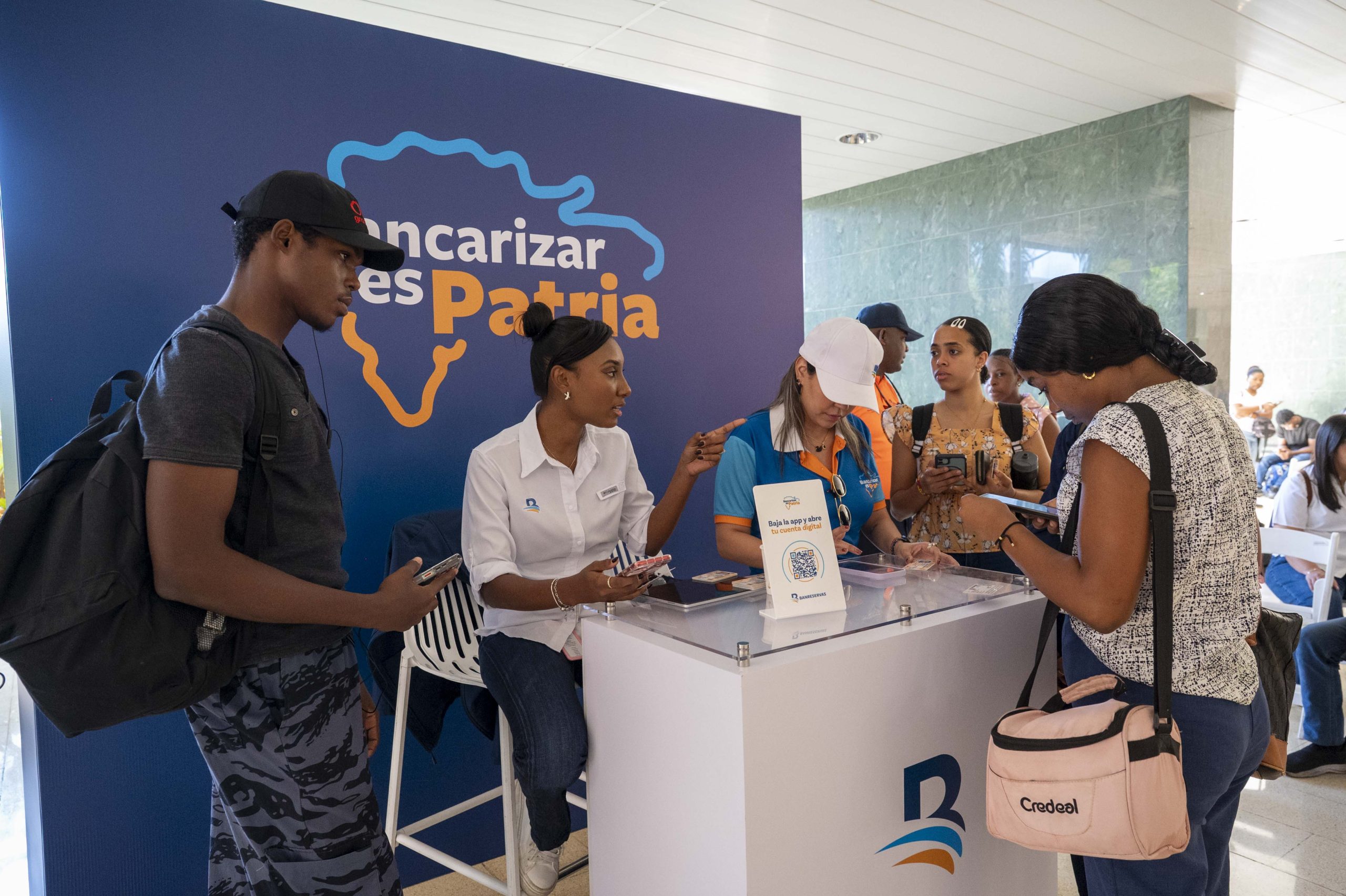 Banreservas realiza jornadas de bancarización para estudiantes de la UASD y el ITLA