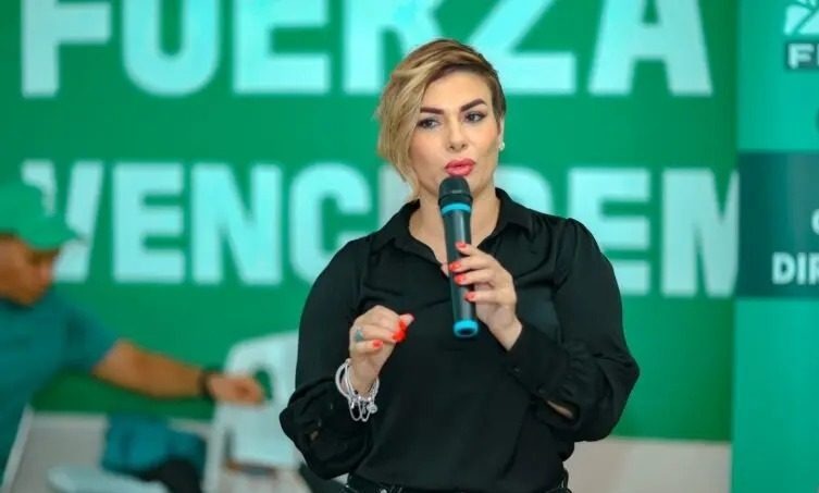Keyla Reyna llama a Elías Báez a «no justificar la mala visión del gobierno ante la actual crisis mundial»