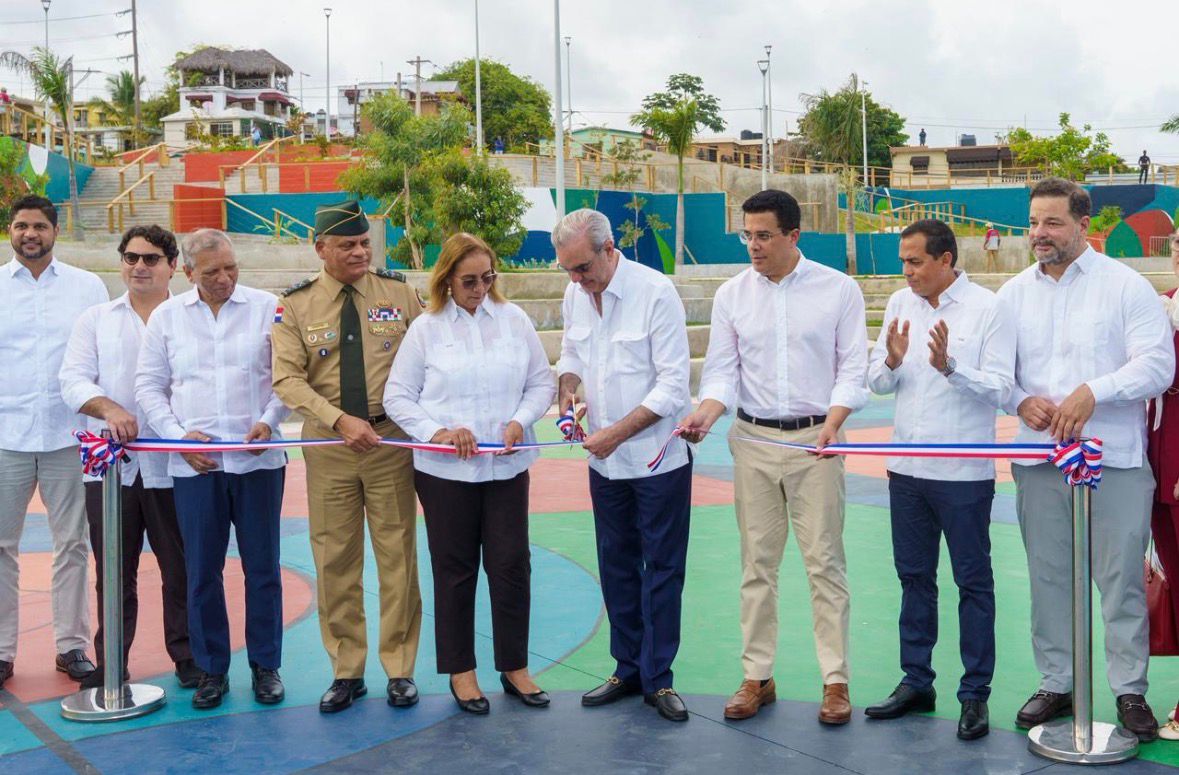 Abinader y Collado inauguran  bulevar de la Salud en Haina con inversión de 165 millones de pesos