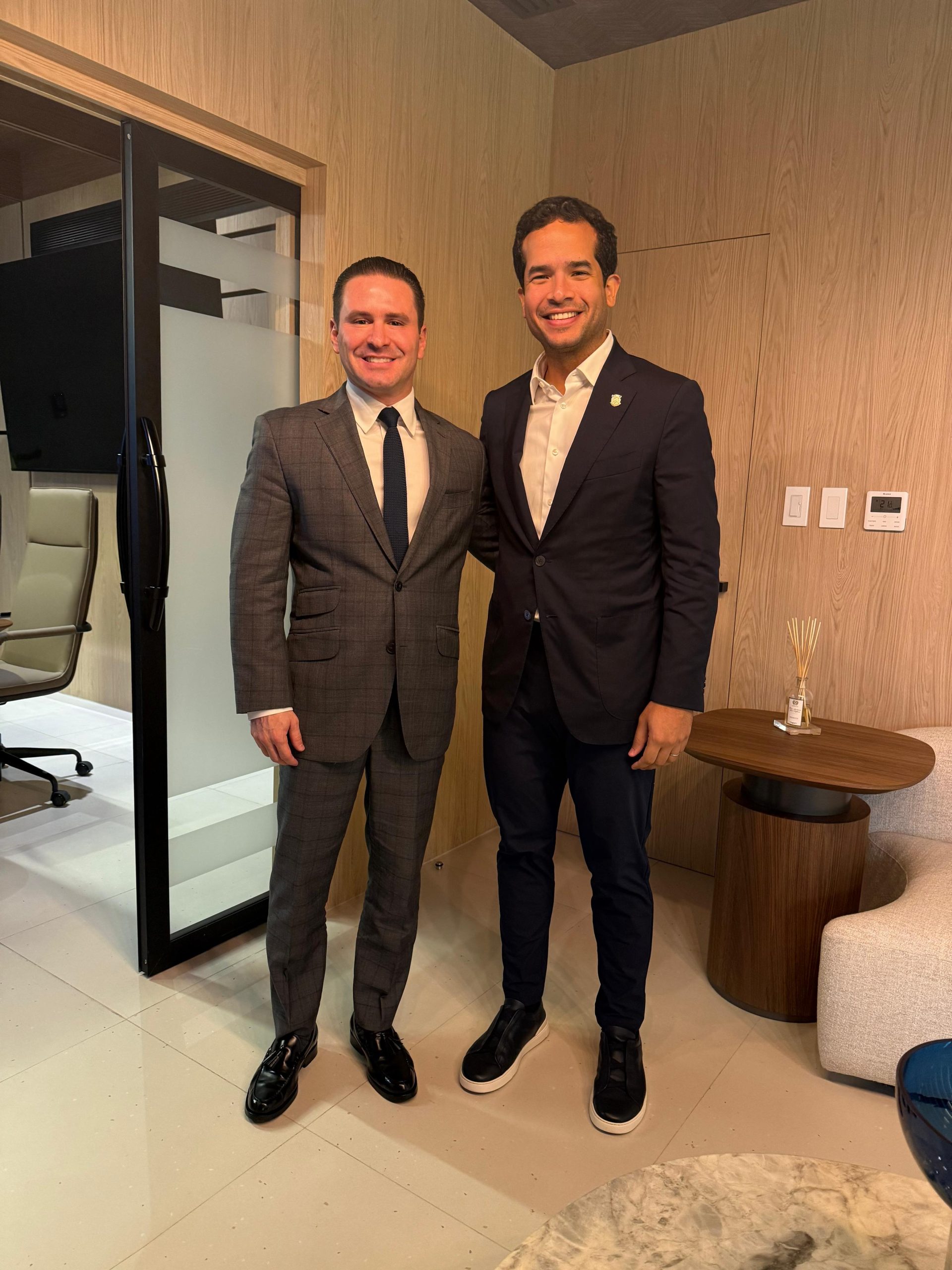 Empresario y abogado Guillermo Julián Jiménez respalda al senador Omar Fernández