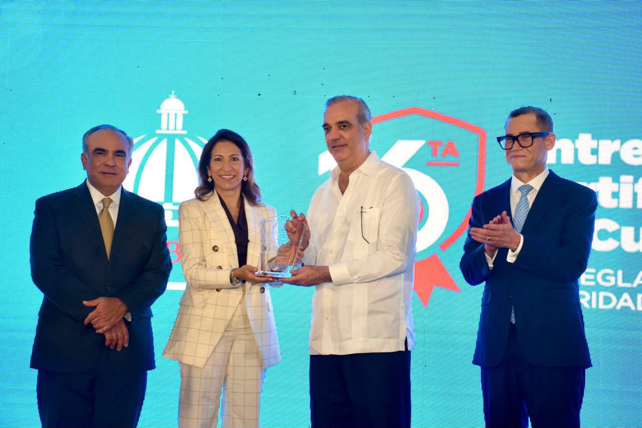 Gobierno entrega 1,087 certificaciones y reconoce a empresas por fortalecer la seguridad y salud en el trabajo
