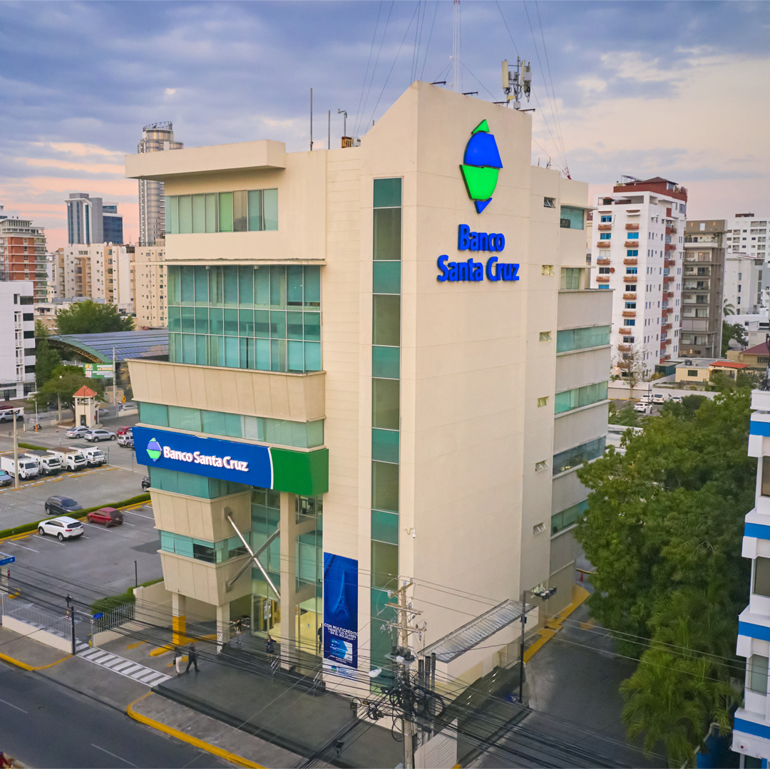 Feller Rate ratifica calificación de Banco Santa Cruz en “AA-” y eleva sus perspectivas a “positiva”