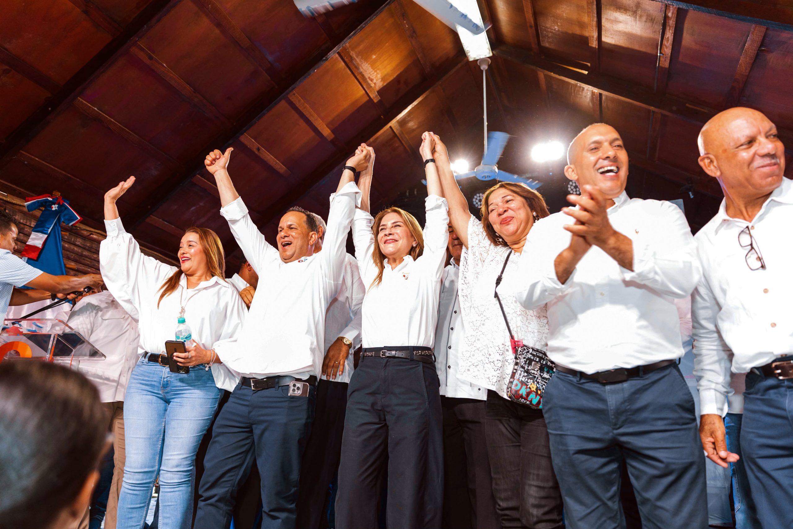Carolina Mejía consolida respaldo político en Ocoa con juramentación de estructura y asegura que quienes trabajen con ella gobernarán a su lado en 2028