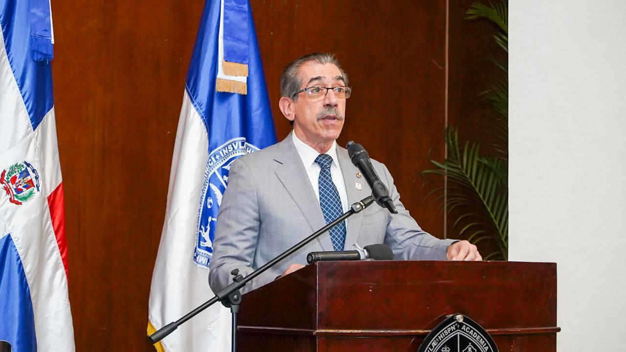 UASD inaugura y remoza espacios académicos en Higüey; Alcaldía otorga máxima distinción al rector Asjana David