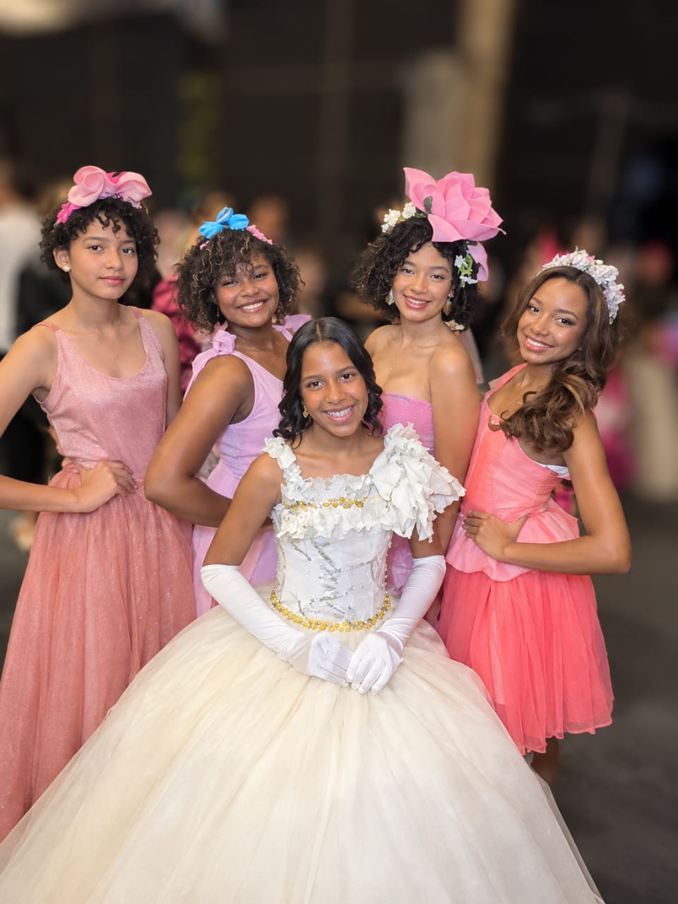 Presentadoras de Los Domis con Filtro participan en RDFWEEK y RDFWKIDS 2026 junto a diseñadores dominicanos